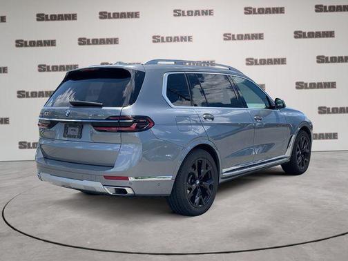 Skyscraper Grey Metallic 2024 BMW X7 xDrive40i