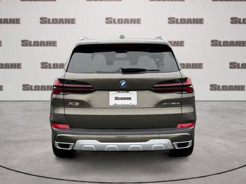 Manhattan Green Metallic 2026 BMW X5 PHEV xDrive50e