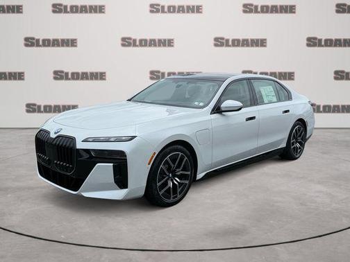 Mineral White Metallic 2026 BMW 750e i xDrive