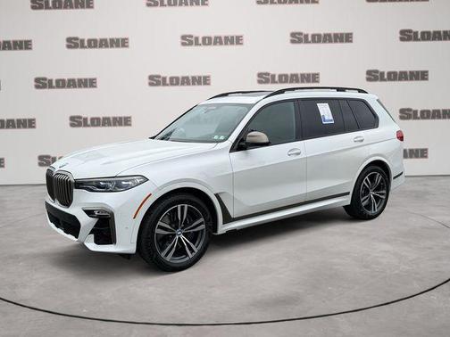 White Metallic 2021 BMW X7 M50i