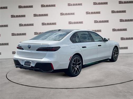 2026 BMW 750e i xDrive