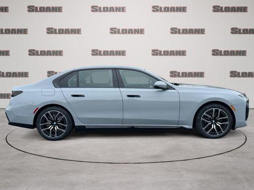 Brooklyn Grey Metallic 2026 BMW 750e i xDrive