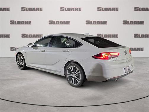 2018 Buick Regal Sportback Essence