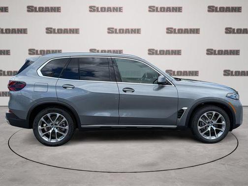 Skyscraper Grey Metallic 2026 BMW X5 xDrive40i