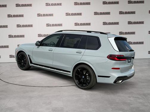 Brooklyn Grey Metallic 2026 BMW X7 xDrive40i