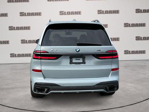 Brooklyn Grey Metallic 2026 BMW X7 xDrive40i