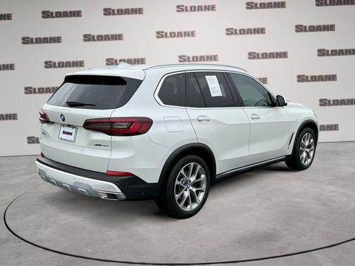 Mineral White Metallic 2023 BMW X5 xDrive40i