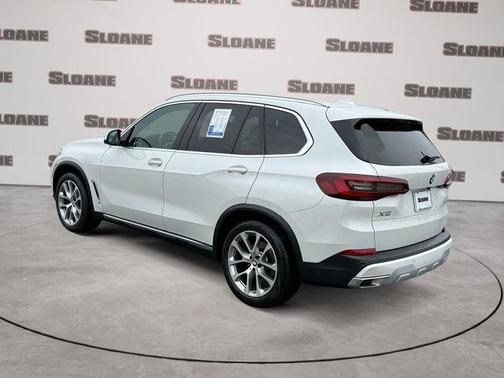 Mineral White Metallic 2023 BMW X5 xDrive40i