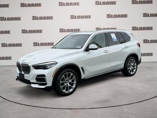 Mineral White Metallic 2023 BMW X5 xDrive40i