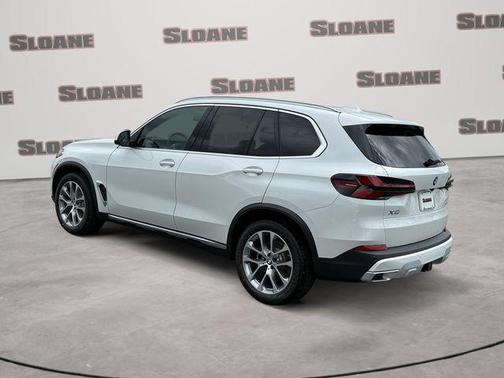 Mineral White Metallic 2026 BMW X5 xDrive40i