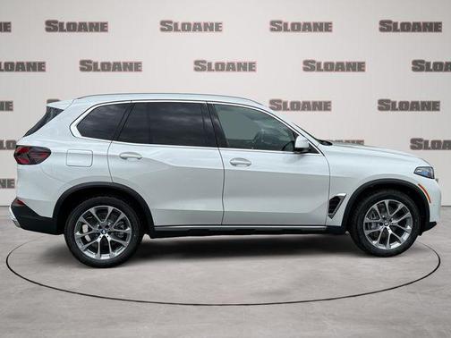 Mineral White Metallic 2026 BMW X5 xDrive40i