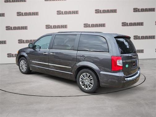 2016 Chrysler Town & Country Touring-L