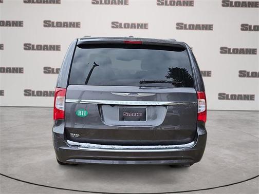 2016 Chrysler Town & Country Touring-L