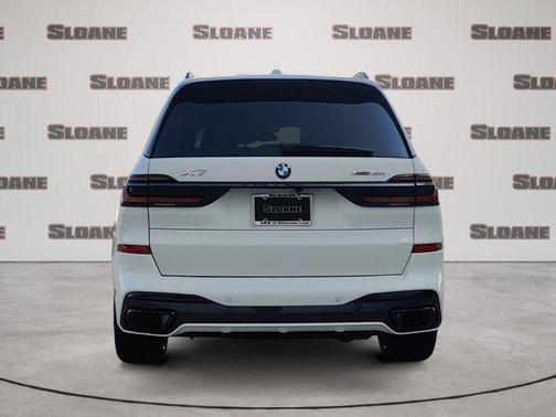 Alpine White 2026 BMW X7 xDrive40i