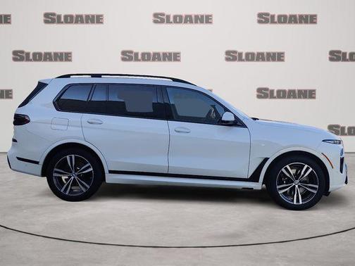 Alpine White 2026 BMW X7 xDrive40i