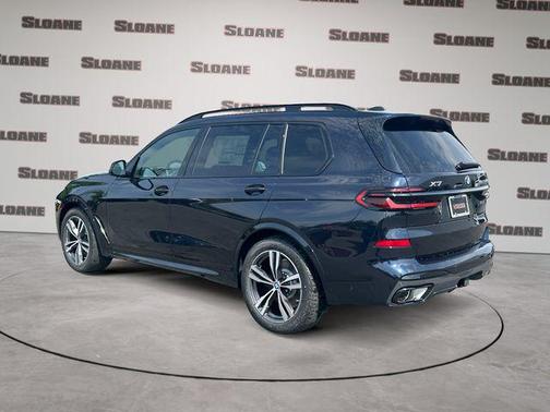 Carbon Black Metallic 2027 BMW X7 xDrive40i