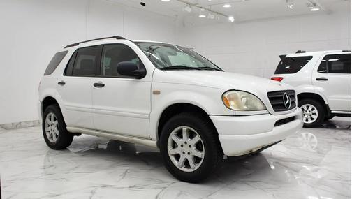 1999 Mercedes-Benz M-Class 4dr AWD 4.3L