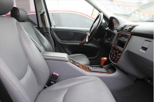 1999 Mercedes-Benz M-Class 4dr AWD 4.3L