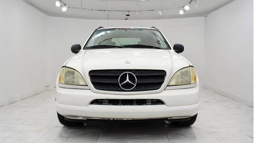 1999 Mercedes-Benz M-Class 4dr AWD 4.3L