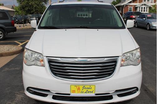 2016 Chrysler Town & Country Touring
