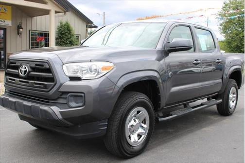 2017 Toyota Tacoma SR
