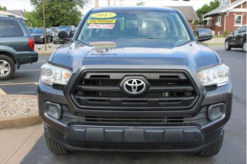 2017 Toyota Tacoma SR