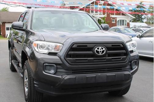 2017 Toyota Tacoma SR