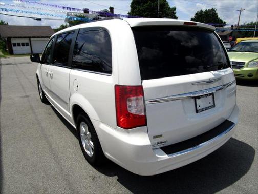 2012 Chrysler Town & Country Touring