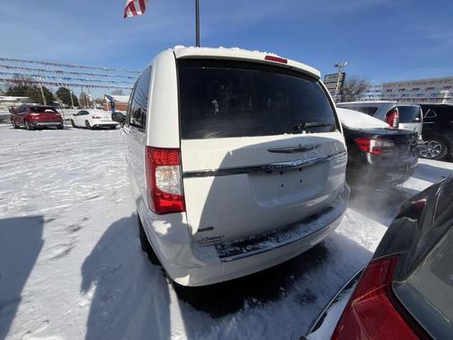 2012 Chrysler Town & Country Touring