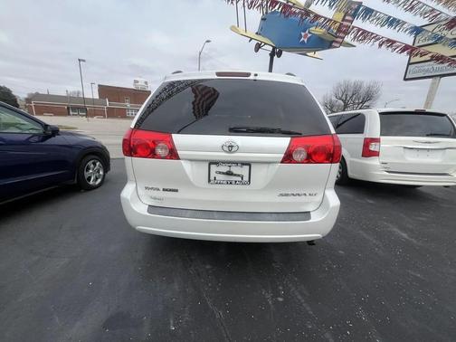 2010 Toyota Sienna XLE