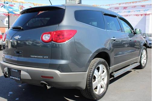 2009 Chevrolet Traverse LTZ