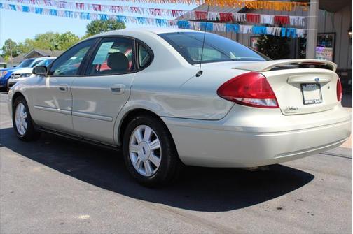 2005 Ford Taurus SEL