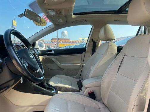 2013 Volkswagen Jetta SportWagen SE