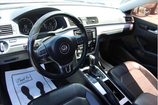 2012 Volkswagen Passat 2.5 SE