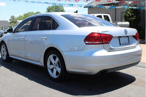 2012 Volkswagen Passat 2.5 SE