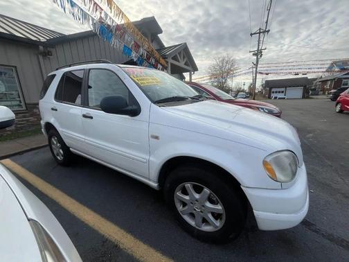 1999 Mercedes-Benz M-Class 4dr AWD 4.3L