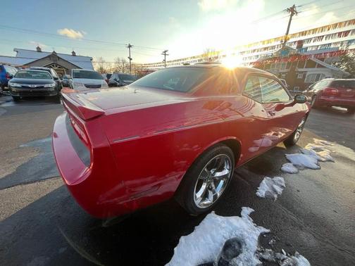 2013 Dodge Challenger SXT
