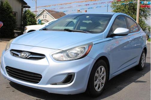 2013 Hyundai Accent GLS