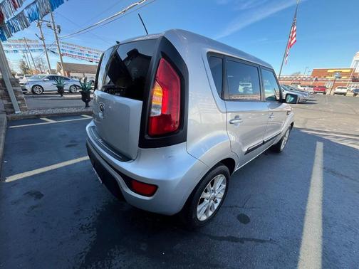 2013 Kia Soul Base