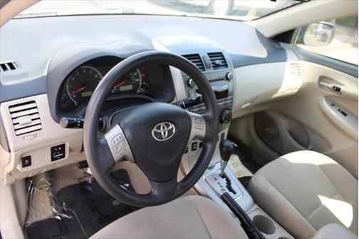 2011 Toyota Corolla LE