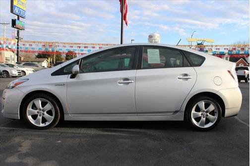 2010 Toyota Prius III