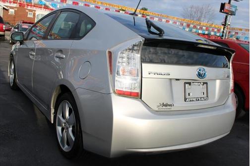 2010 Toyota Prius III