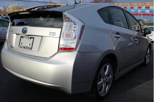 2010 Toyota Prius III