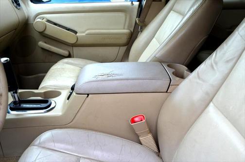 2006 Ford Explorer Limited