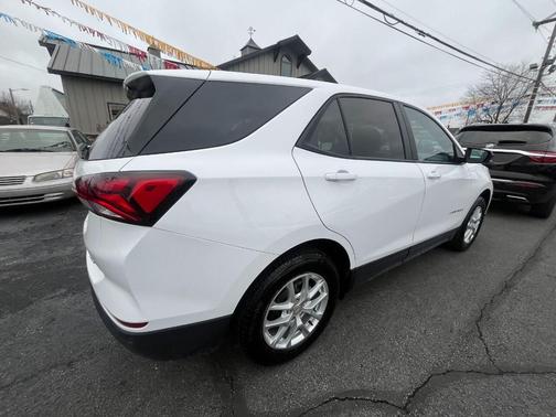 2024 Chevrolet Equinox LS