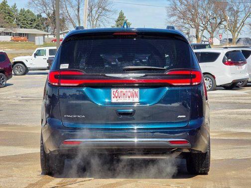 Fathom Blue Pearlcoat 2022 Chrysler Pacifica Touring L