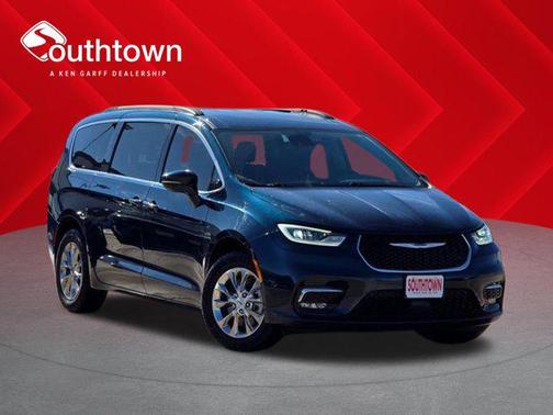Fathom Blue Pearlcoat 2022 Chrysler Pacifica Touring L