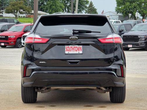 Agate Black Metallic 2022 Ford Edge SE