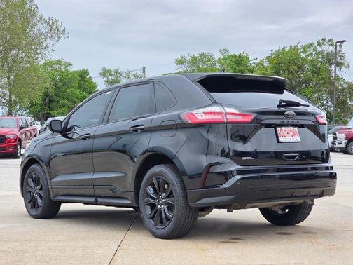 Agate Black Metallic 2022 Ford Edge SE