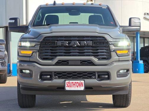 Black Clearcoat 2026 RAM 2500 Big Horn Crew Cab 4x4 6'4' Box